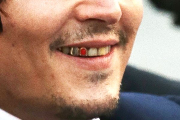 Τα δόντια του Johnny Depp