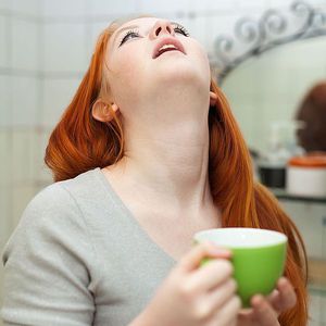 Πώς να ξεπλύνετε το στόμα και το λαιμό σας Χλωρεξιδίνη;