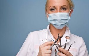 Ποιες είναι οι συστάσεις που δίνουν οι οδοντίατροι μετά την απομάκρυνση δοντιών σοφίας; Οδοντιατρικές συμβουλές και συστάσεις στην μετεγχειρητική περίοδο
